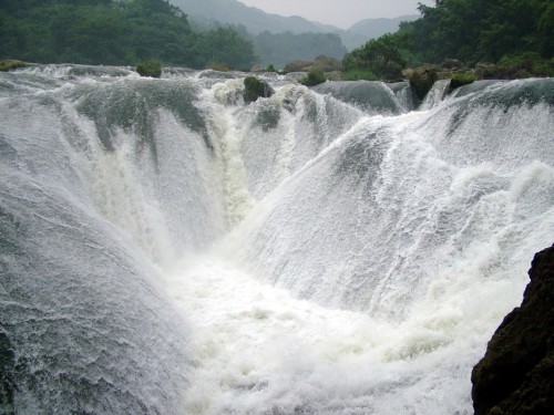 Yinlianzhuitan waterfall, China