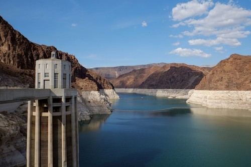 Hoover Dam  between the U.S. states of Arizona and Nevada