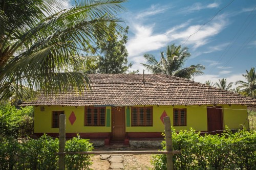 Some where in the village of karnataka ,where i got  this beautiful and color ful  home  and beautiful background sky
