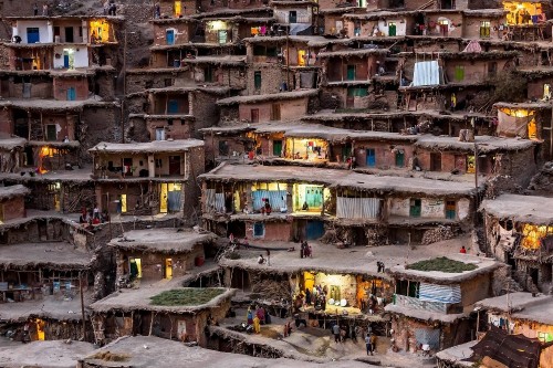 Amezing ...... cluster of houses on mountains