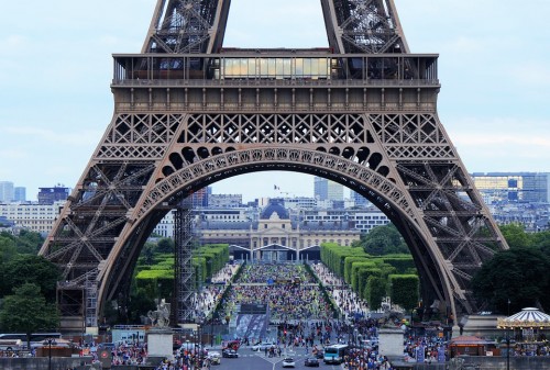 Eiffel Tower Arch Tourism Crowd Paris France