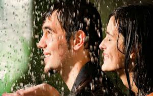 #Romantic #Couple in #Rain
