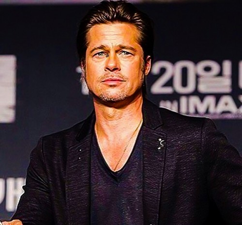 An actor and producer known as much for his versatility as he is for his handsome face, Golden Globe-winner Brad Pitt's most widely recognized