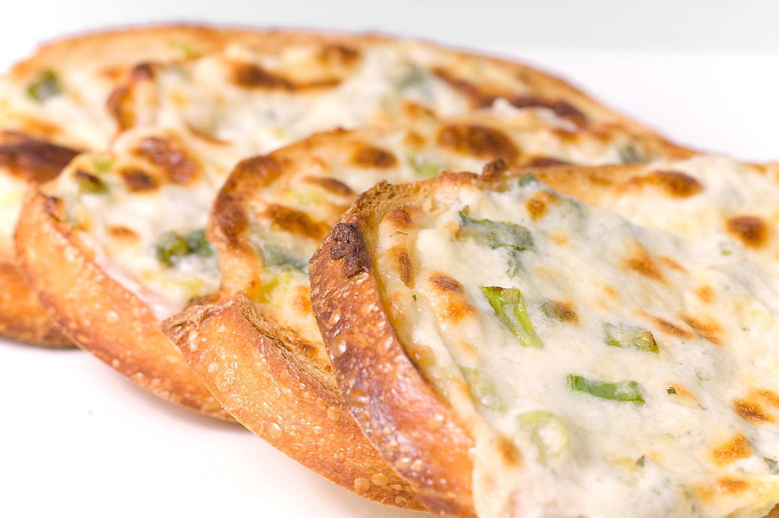 Куриный хлеб рецепт. Хлеб со сметаной и сыром. Хлеб с чесноком и зеленью в духовке. Garlic Bread. Хлеб с плавленным сыром.