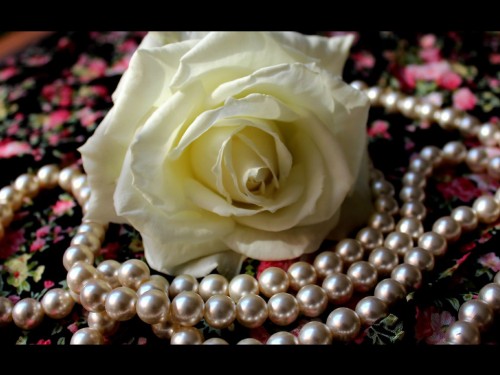 Pearls With Flowers