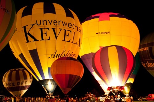 Take A Ride On Hot Air Balloon In Summer Holidays
